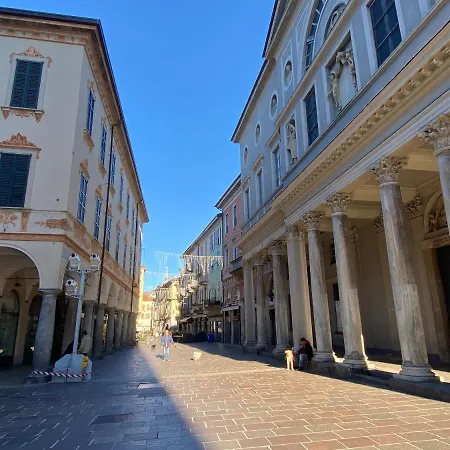 La Porta Azzurra - كومو